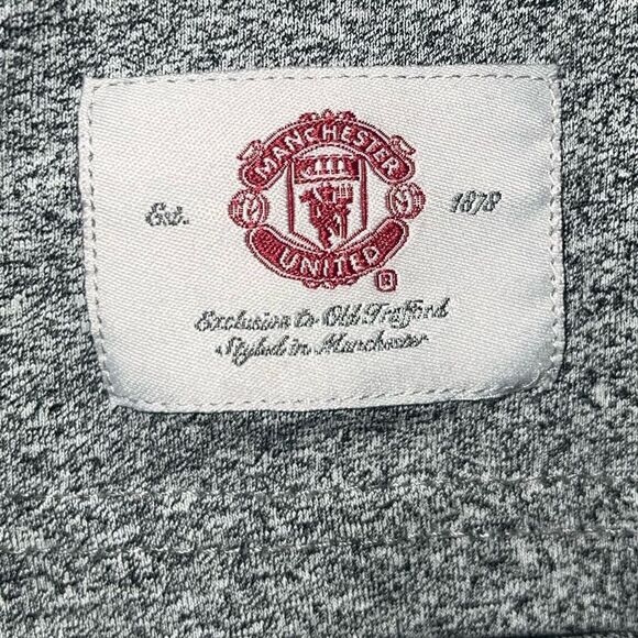 Manchester United Youth T-Shirt Gray Graphic Tee Size 10 Old Trafford Exclusive - Picture 7 of 7